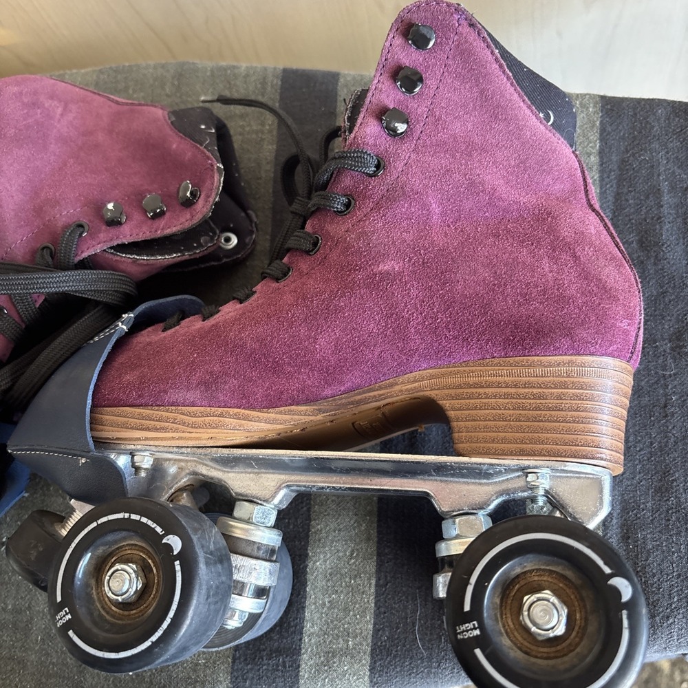 Moonlight Rollers Moon Boot Quad Roller Skates, A… - image 7